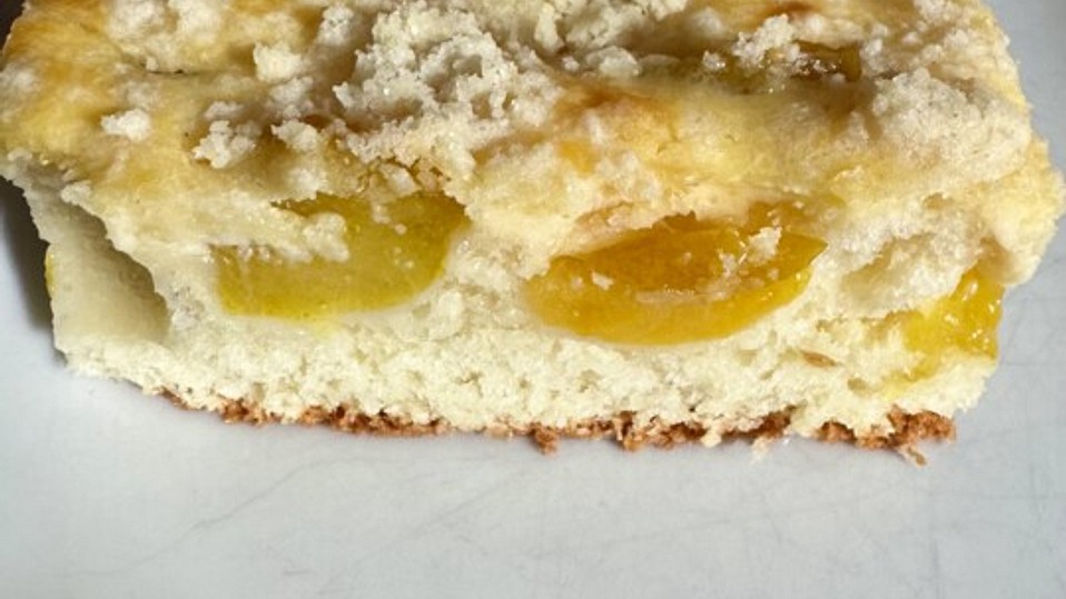 Mirabellenkuchen vom Blech mit Quark-Rahm-Guss und Zimtstreuseln von ...