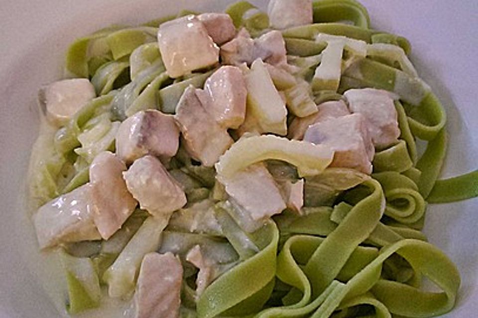 Tagliatelle mit Wildlachs und Fenchel in Zitronensauce