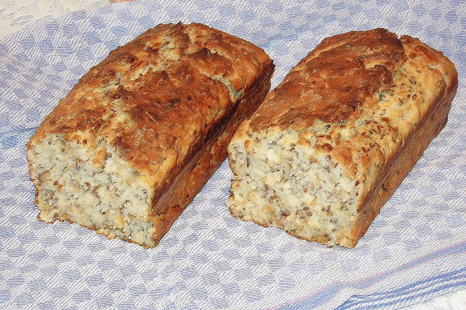 Das schnelle Buttermilch - Zwiebelbrot mit 8 Kräuter - Frischkäse