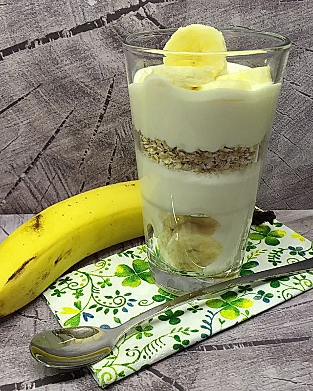 Bananen-Haferflocken-Joghurt-Mix