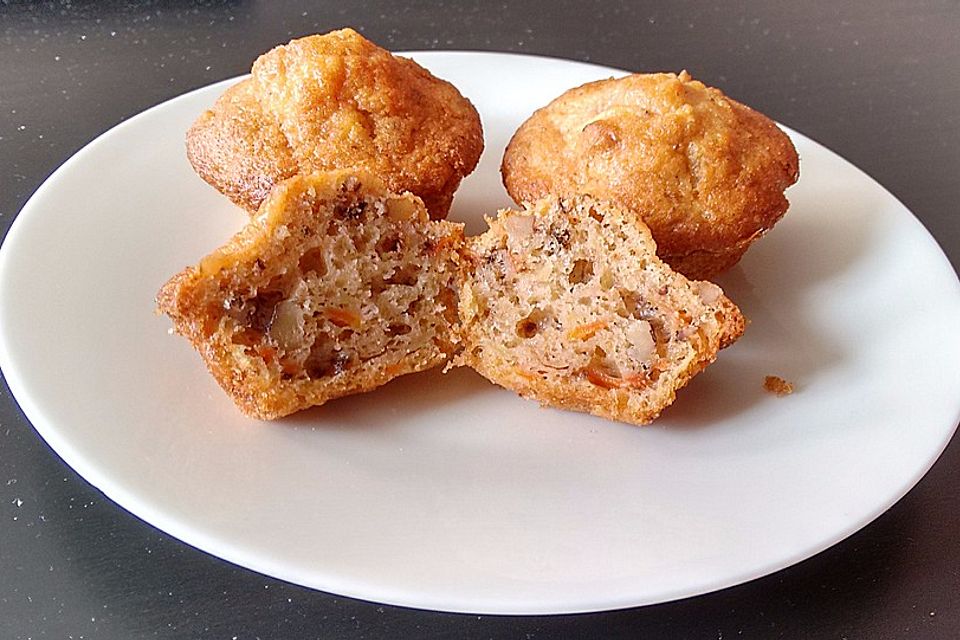 Apfel-Möhren-Kokos Muffins