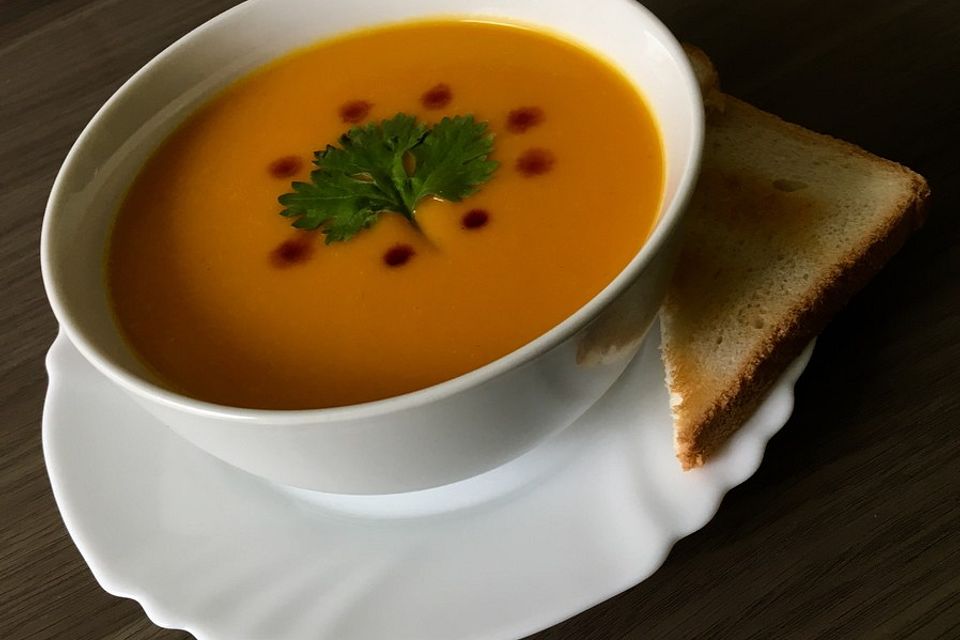 Kürbissuppe mit Ingwer und Kokosmilch