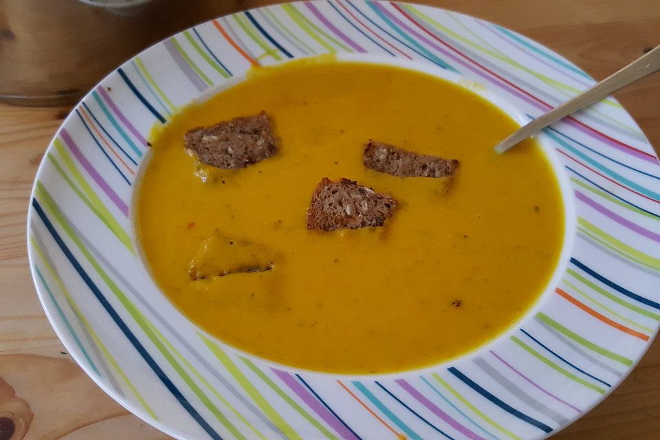 Kürbissuppe mit Ingwer und Kokosmilch