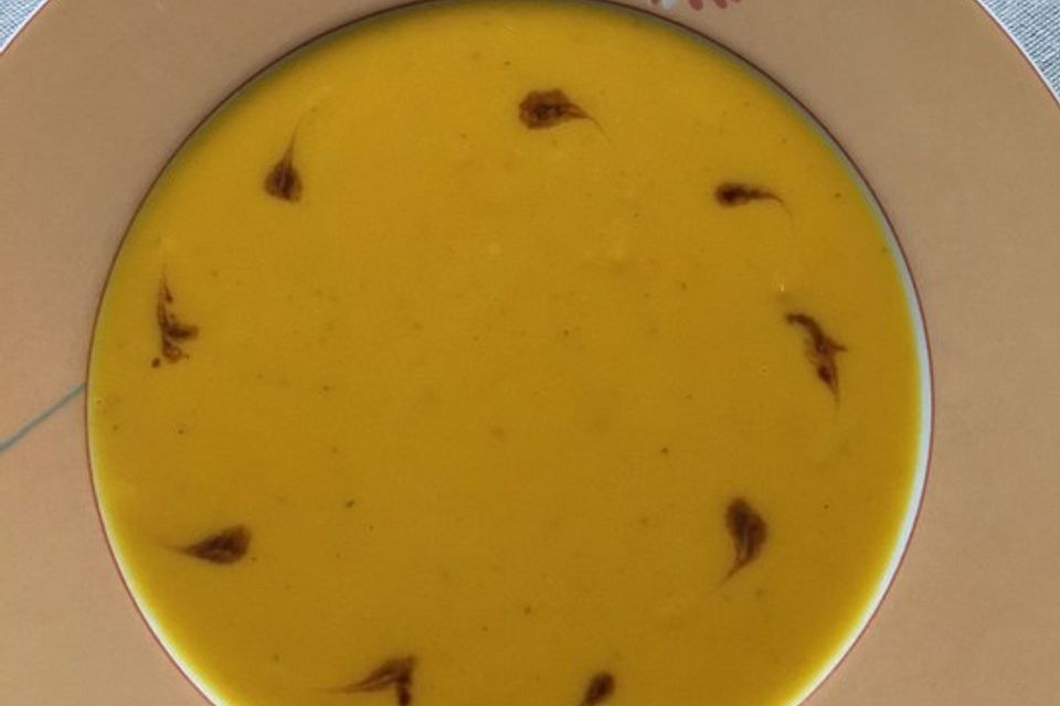 Kürbissuppe mit Ingwer und Kokosmilch