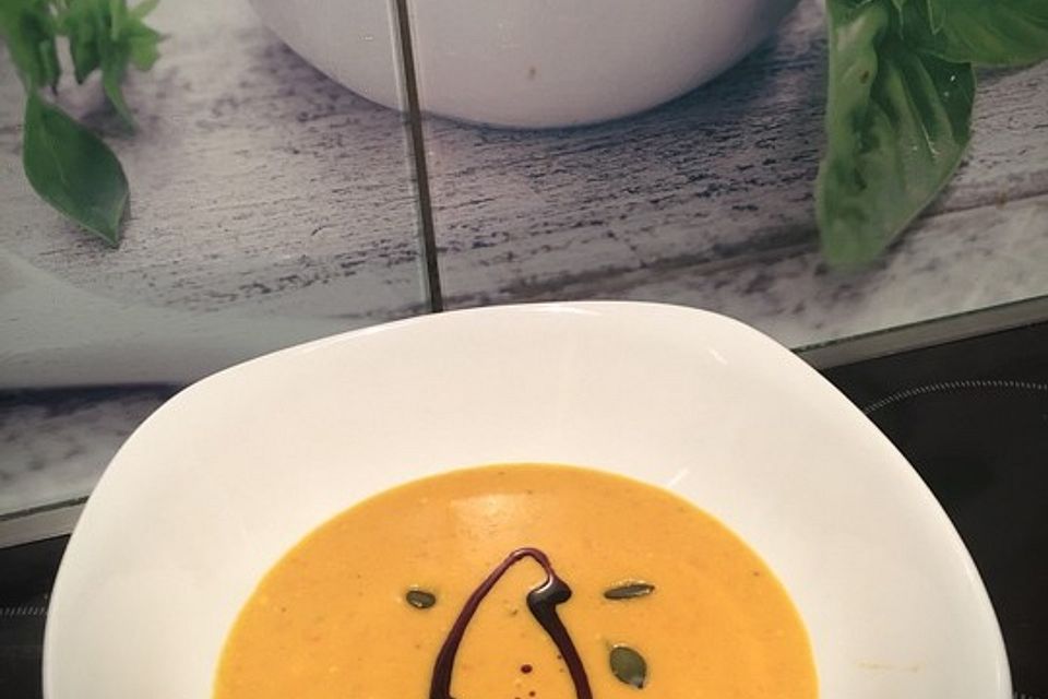 Kürbissuppe mit Ingwer und Kokosmilch