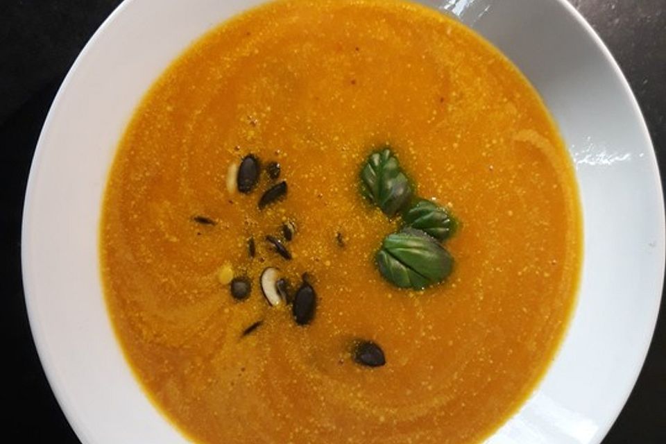 Kürbissuppe mit Ingwer und Kokosmilch