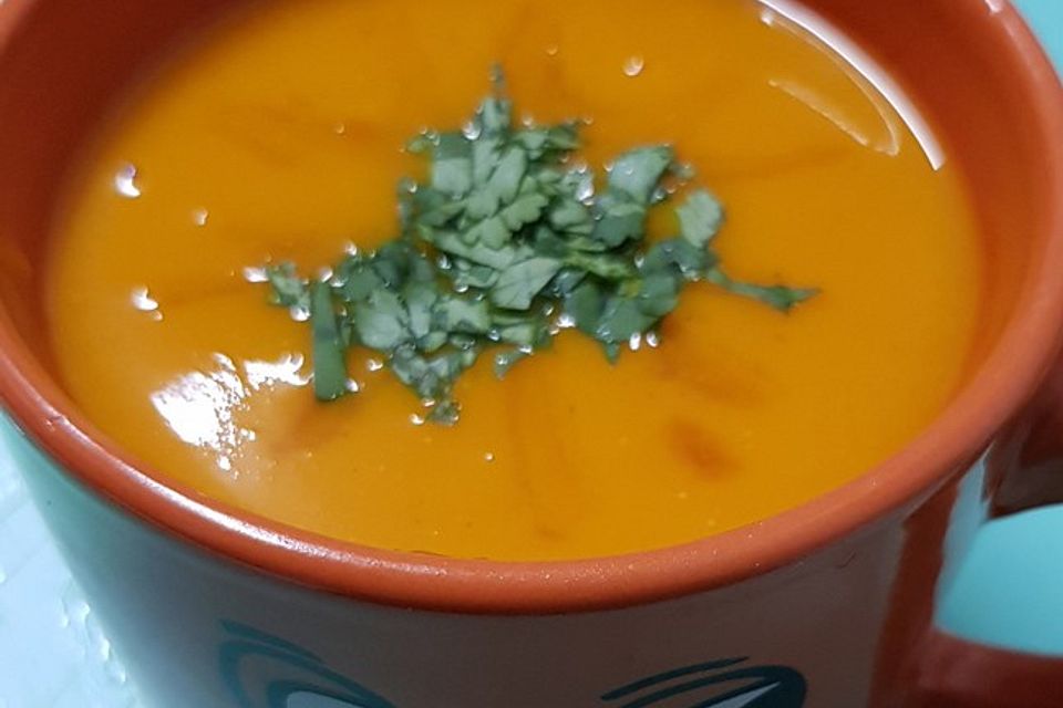 Kürbissuppe mit Ingwer und Kokosmilch