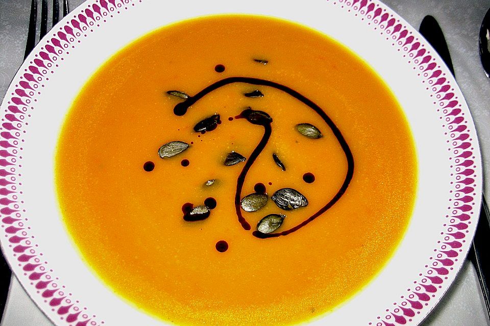 Kürbissuppe mit Ingwer und Kokosmilch