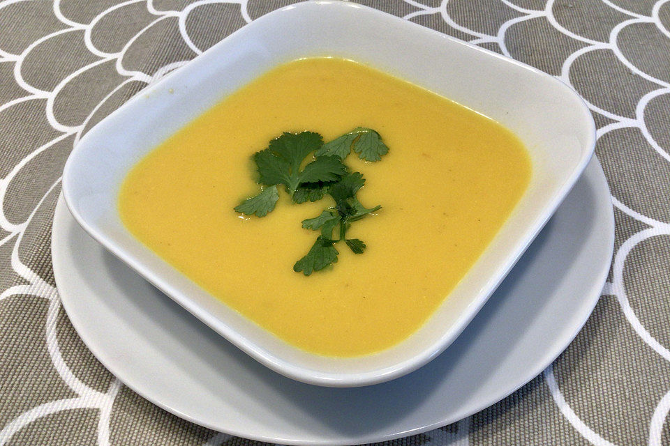 Kürbissuppe mit Ingwer und Kokosmilch