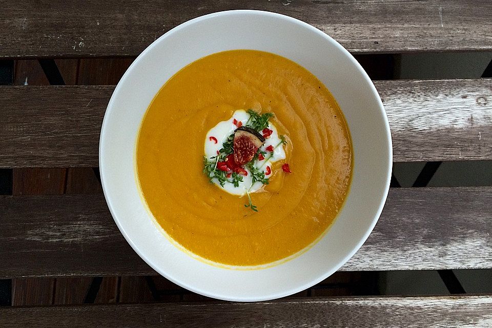 Kürbissuppe mit Ingwer und Kokosmilch