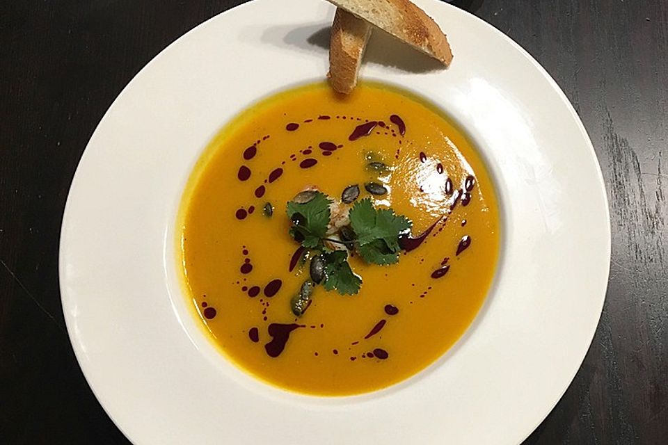 Kürbissuppe mit Ingwer und Kokosmilch