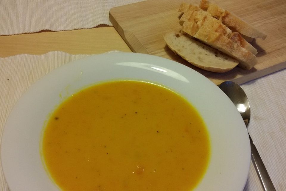 Kürbissuppe mit Ingwer und Kokosmilch