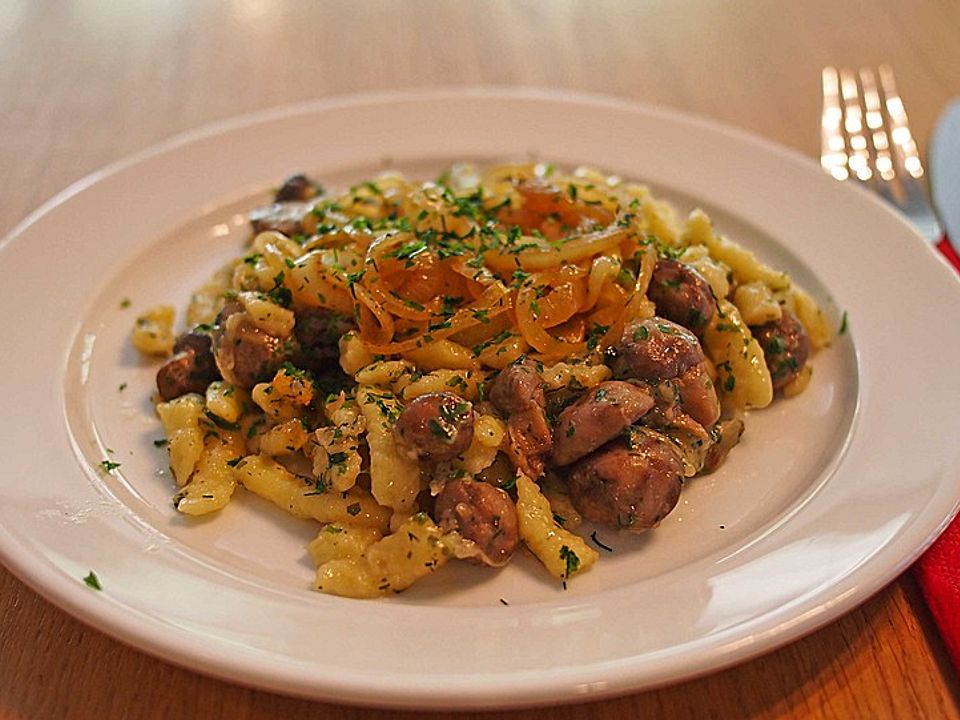 Champignon-Kräuter-Spätzle mit Honig-Röstzwiebeln von cschoenbrodt ...