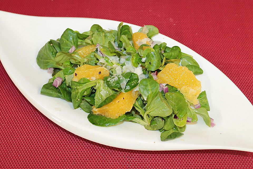 Feldsalat mit Orangenfilets