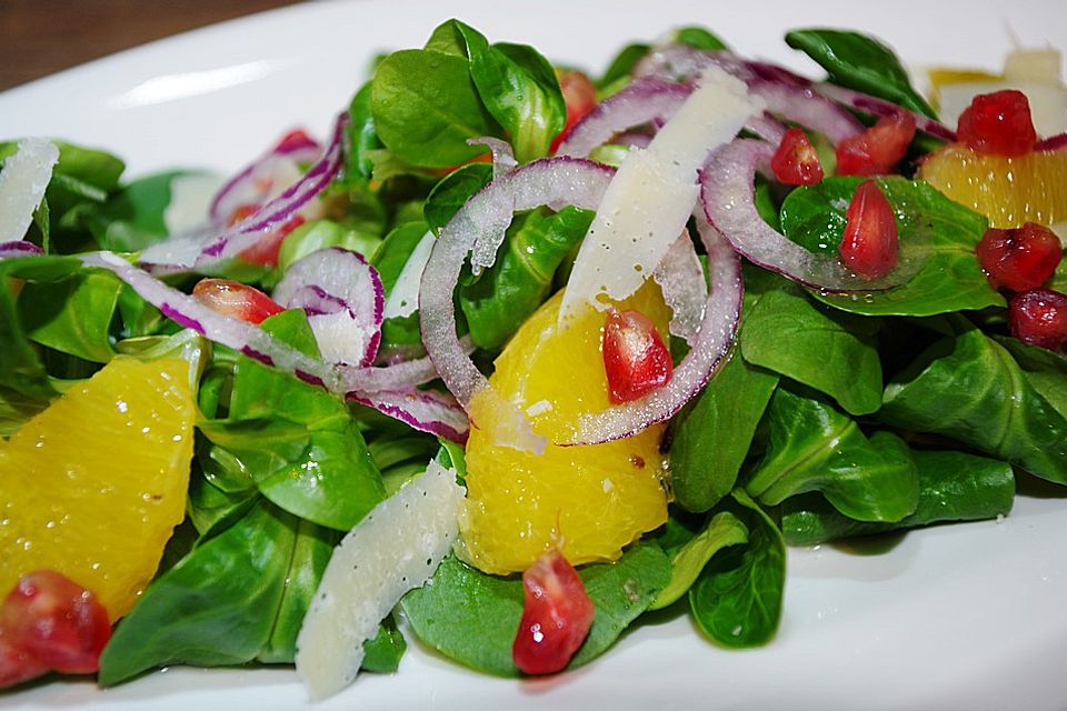 Feldsalat mit Orangenfilets