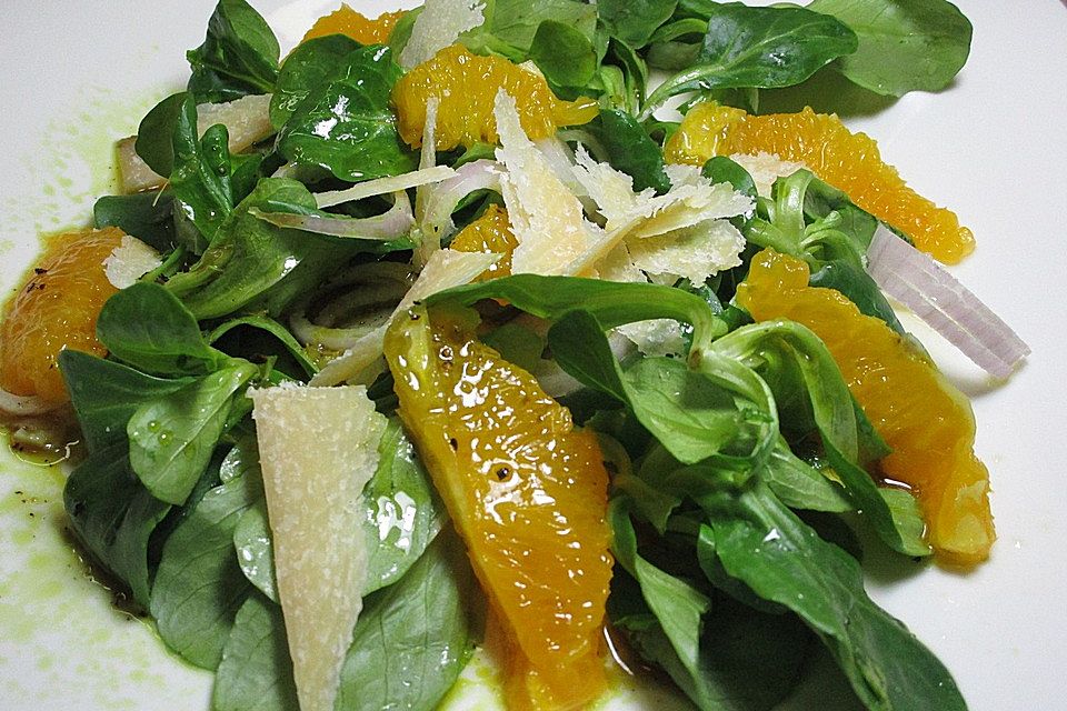 Feldsalat mit Orangenfilets