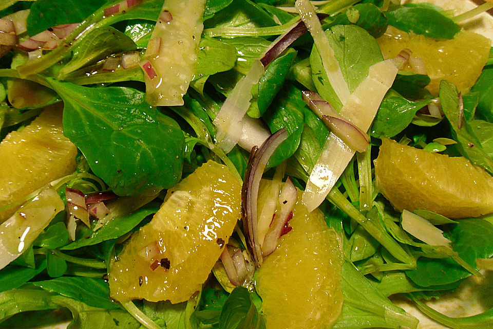 Feldsalat mit Orangenfilets