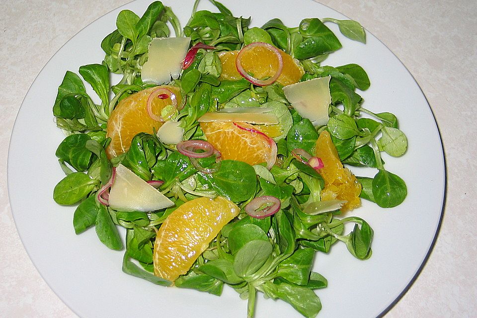 Feldsalat mit Orangenfilets