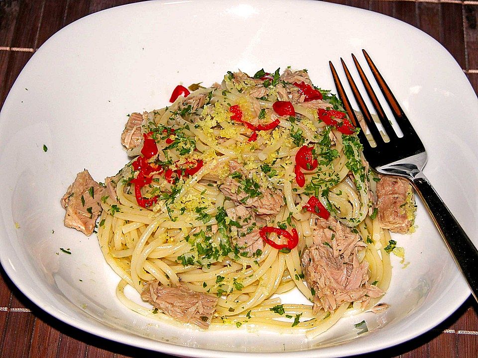 Spaghetti mit Thunfisch und Zitrone von nogikon| Chefkoch
