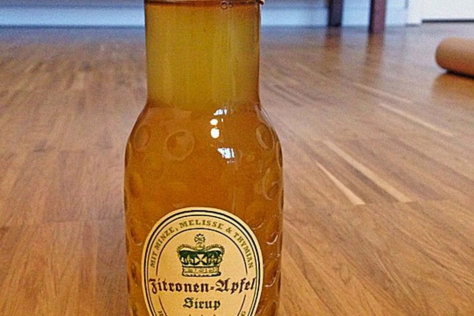 Zitronen-Apfel-Sirup mit Kräutern