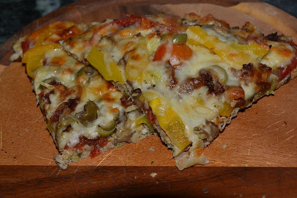 Zucchini-Thunfisch Pizza ohne Mehl