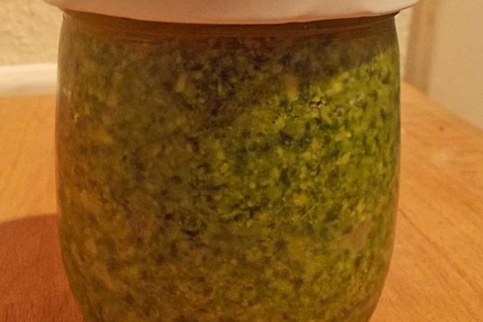 Rucolapesto mit Mandeln Rucolapesto mit Mandeln