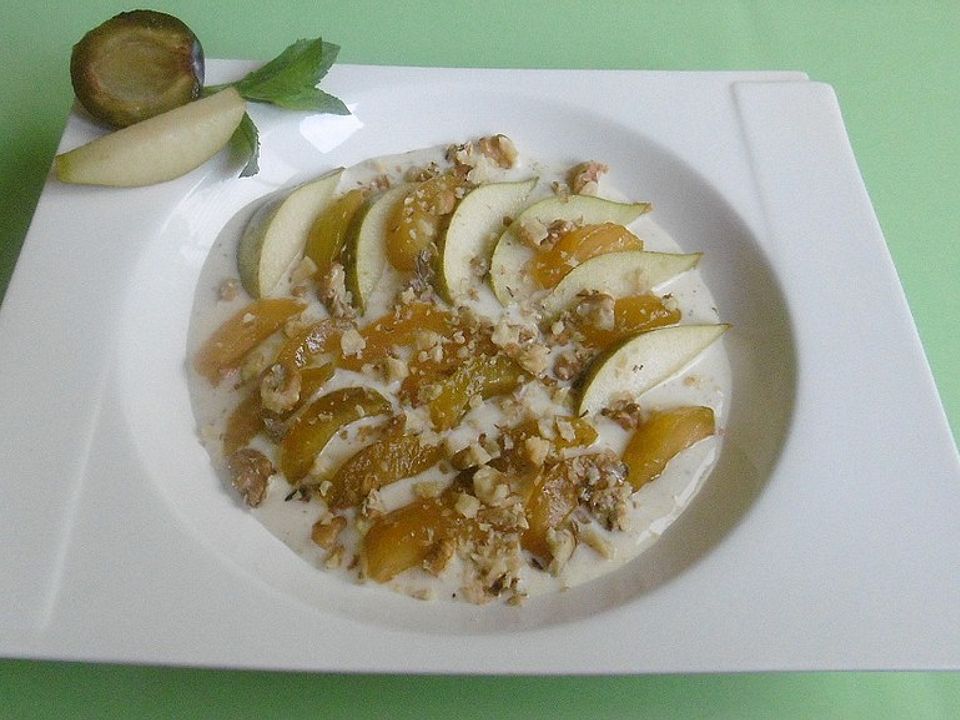 Smokeys Birnen-Zwetschgen Frühstück mit Zimtjoghurt von smokey1| Chefkoch