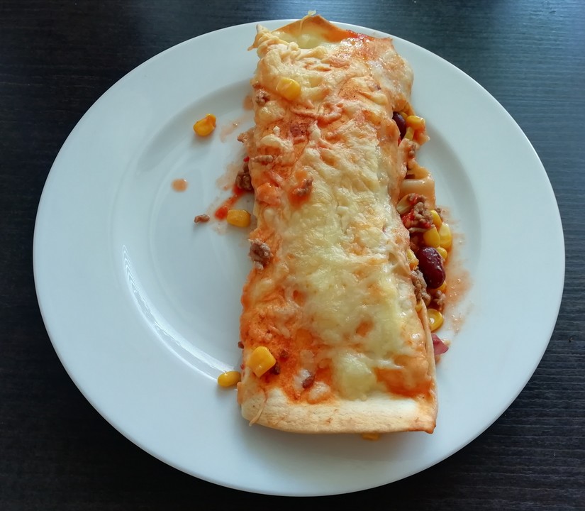 Enchiladas mit Hackfleisch und Gemüsefüllung