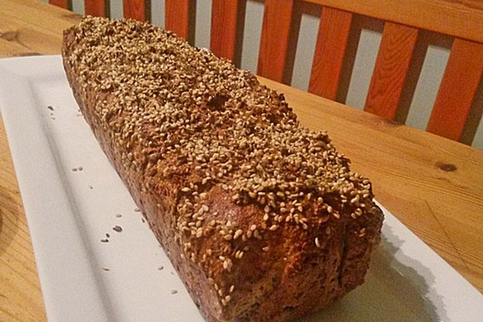 Fees Low Carb Brot mit Leinsamen