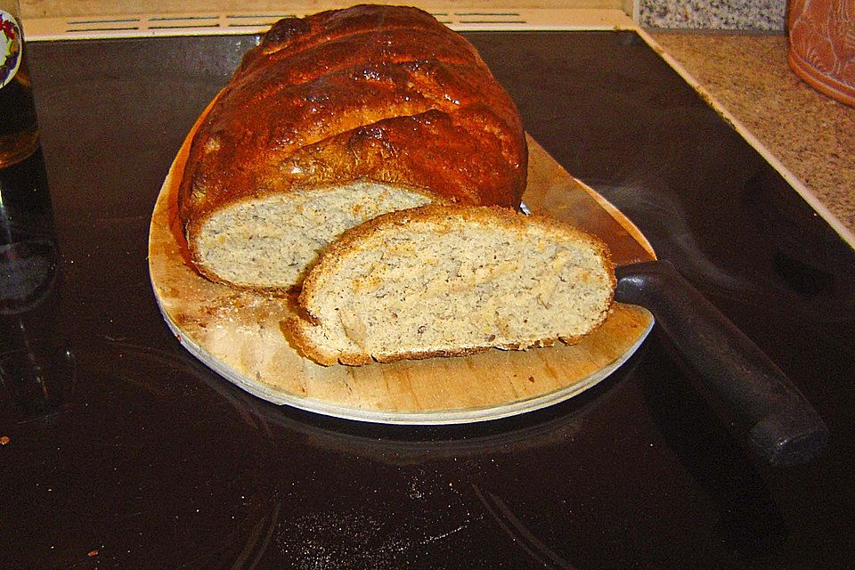 Brot mit Molke und Mandeln