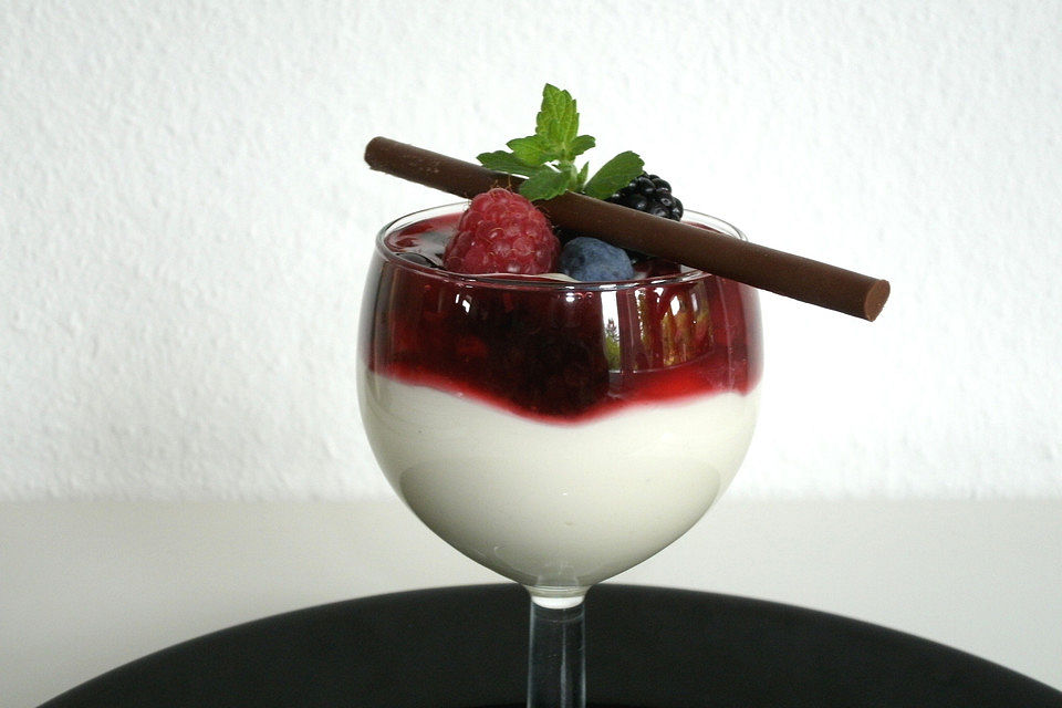 Mascarpone-Quark-Traum mit Roter Grütze