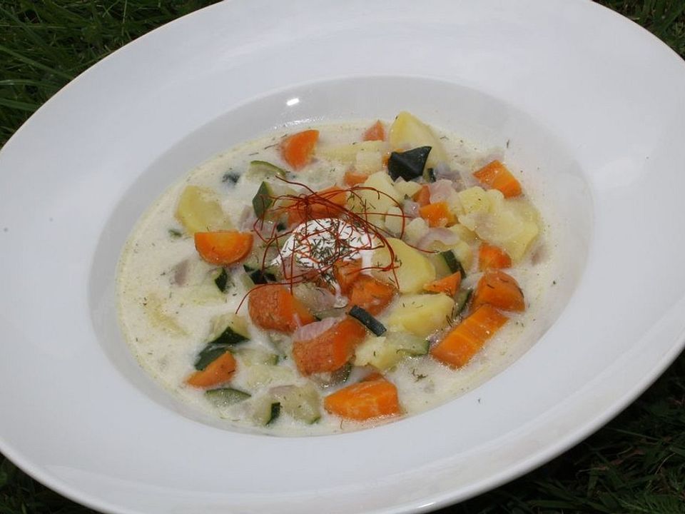 Scharfe Kartoffel-Karotten-Zucchini Suppe mit Dill von Bianca2608| Chefkoch