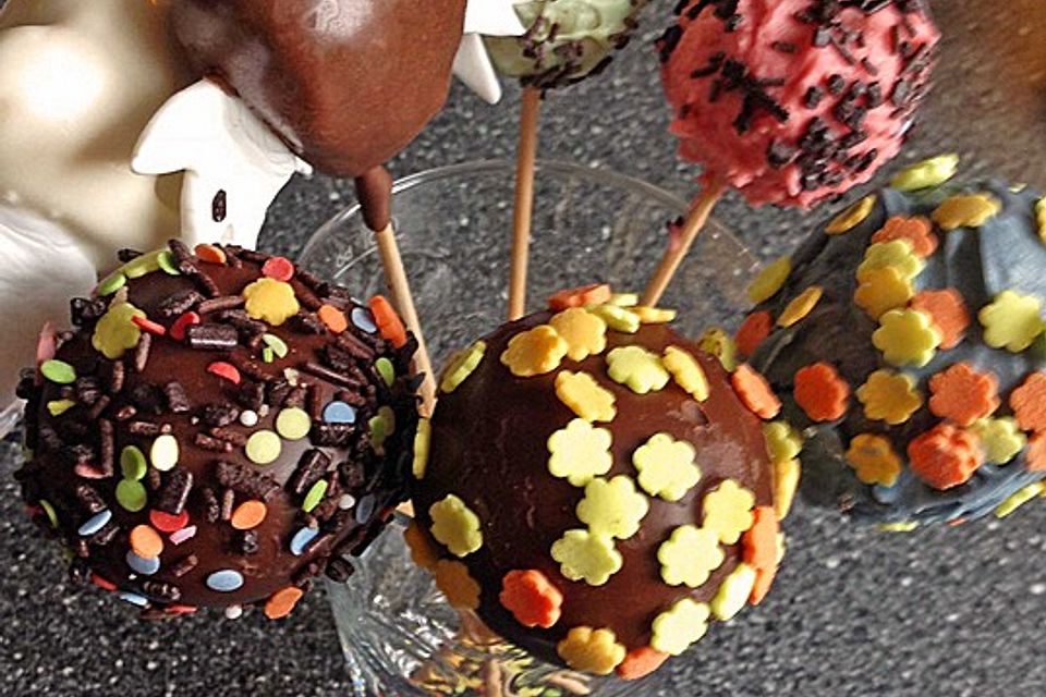 Erdbeer Cake Pops