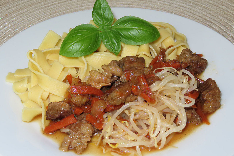 Rindfleisch mit Zwiebeln