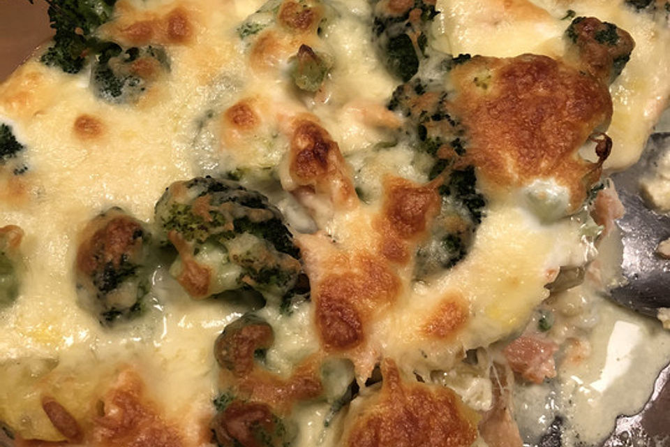 Brokkoli-Räucherlachs-Gratin