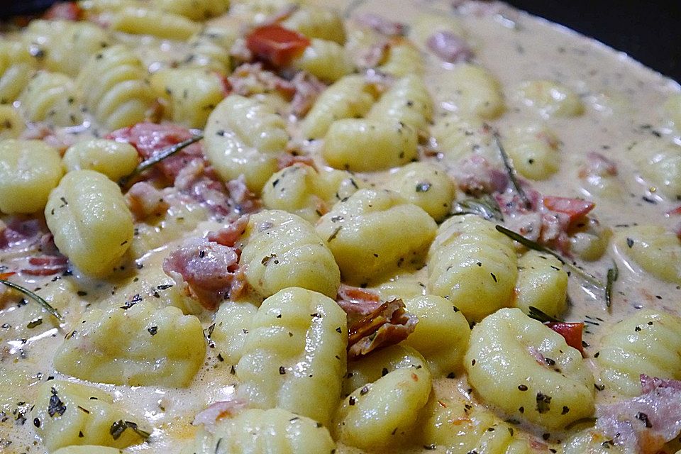 Gnocchi in Tomaten-Sahne