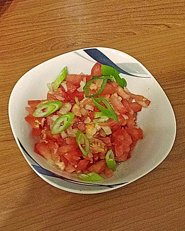 Tomatensalsa mit Zwiebeln und Knoblauch