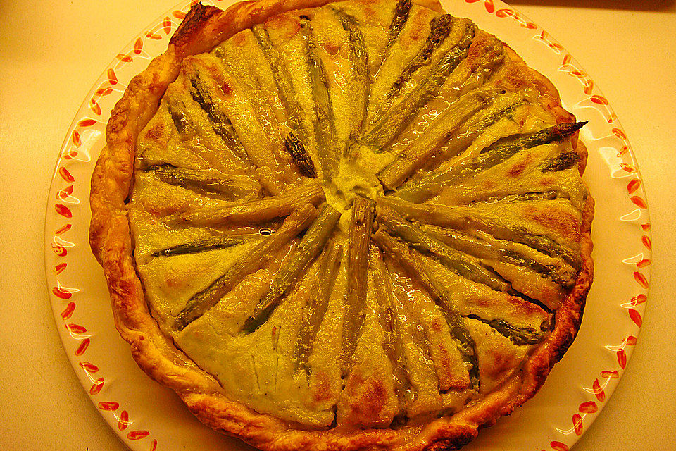 Grüne Spargel Quiche mit Honig glasiert