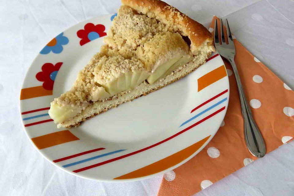 Apfel-Birnen-Schmand-Streuselkuchen