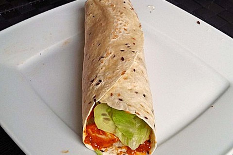 Tortilla Wraps mit Hähnchenbrust und Salsa