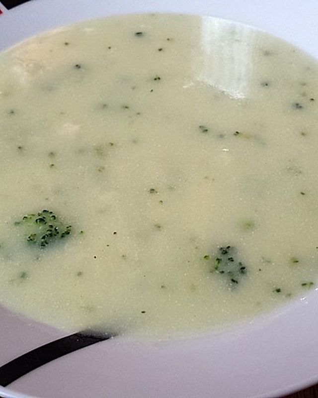 Blumen - Brokkoli - Suppe mit Gruyere