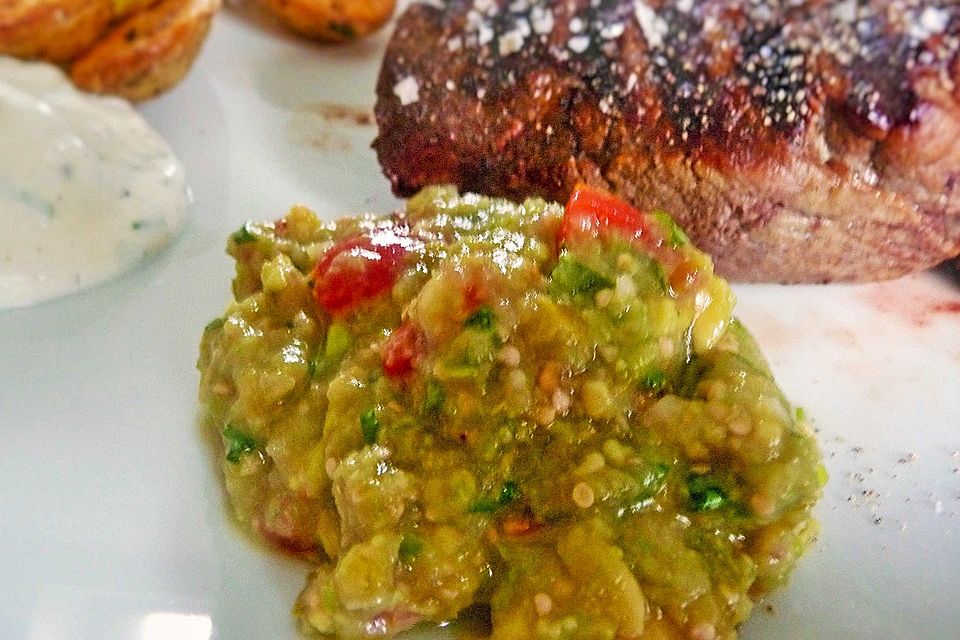 Chicas Tomatillo-Avocado-Salsa