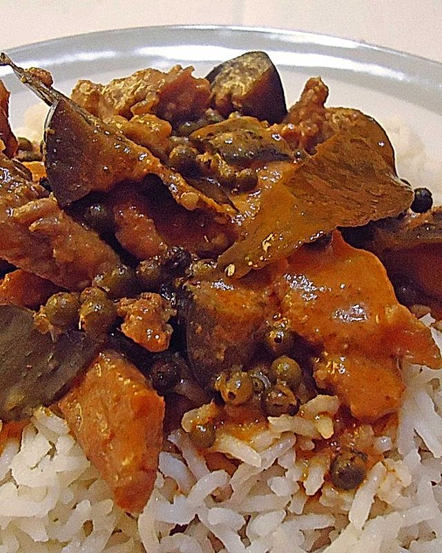 Schweinefleisch-Curry mit grünem Pfeffer