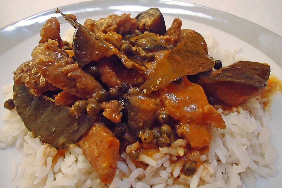 Schweinefleisch-Curry mit grünem Pfeffer