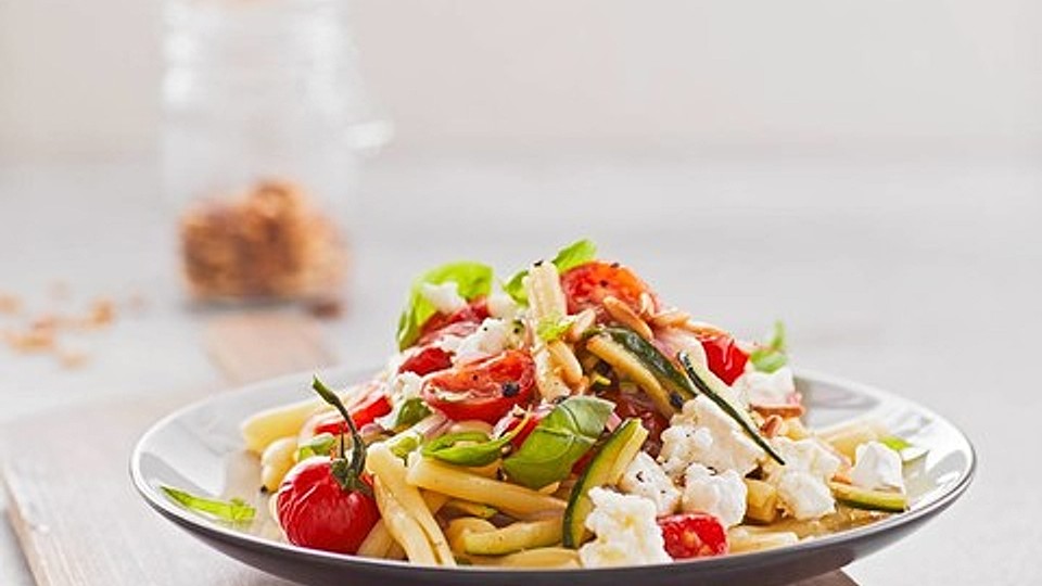 Sommer-Pasta-mit-Gem-se-und-Ziegenfrischk-se