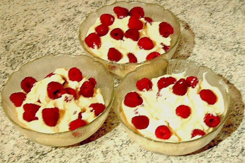 Mascarponecreme mit Himbeeren