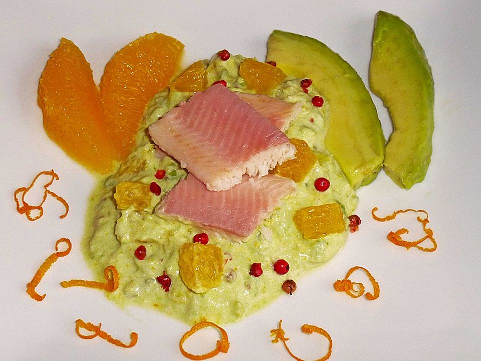 Smokeys geräucherte Forelle mit Avocado-Orangen-Sauce von smokey1| Chefkoch