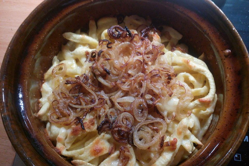 Käsespätzle mit Berg-, Bauernkäse, Romadur und Limburger