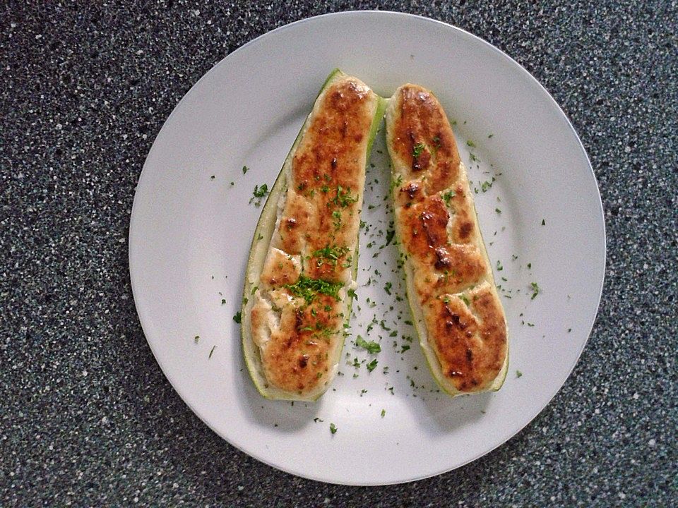 Zucchini mit Ricotta-Parmesanfüllung von -Schnecke-| Chefkoch