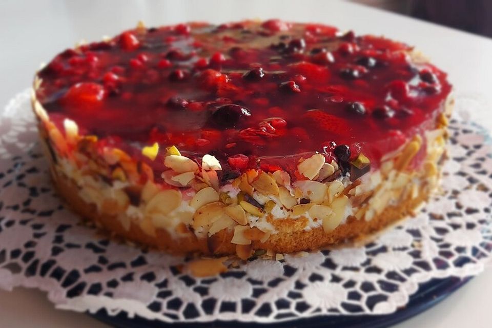 Mascorpone-Waldfrucht-Sekttorte